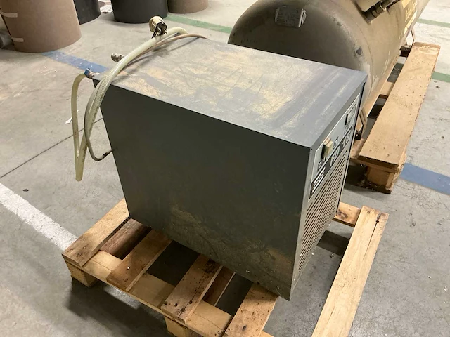 1989 atlas copco le9 uv zuigercompressor - afbeelding 11 van  22
