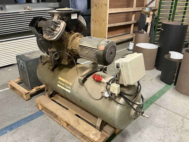 1989 atlas copco le9 uv zuigercompressor - afbeelding 16 van  22