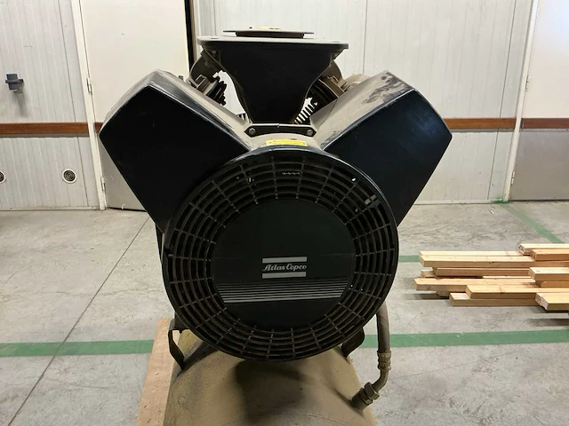 1989 atlas copco le9 uv zuigercompressor - afbeelding 21 van  22