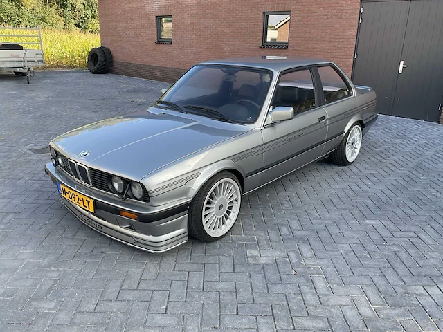 1989 bmw 320 youngtimer auto - afbeelding 12 van  33