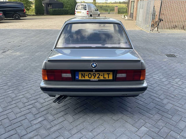 1989 bmw 320 youngtimer auto - afbeelding 31 van  33