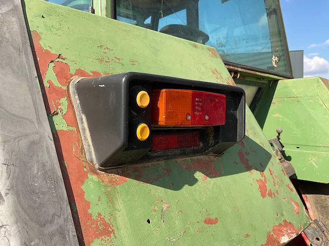 1989 fendt favorit 611 lsa turbomatik vierwielaangedreven landbouwtractor - afbeelding 15 van  40