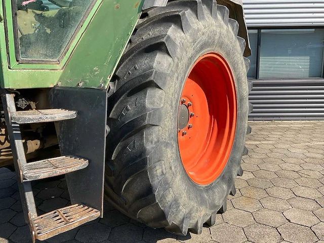 1989 fendt favorit 611 lsa turbomatik vierwielaangedreven landbouwtractor - afbeelding 16 van  40
