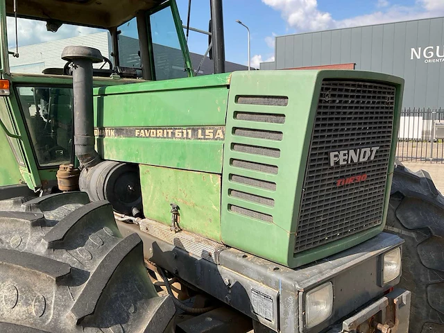 1989 fendt favorit 611 lsa turbomatik vierwielaangedreven landbouwtractor - afbeelding 31 van  40