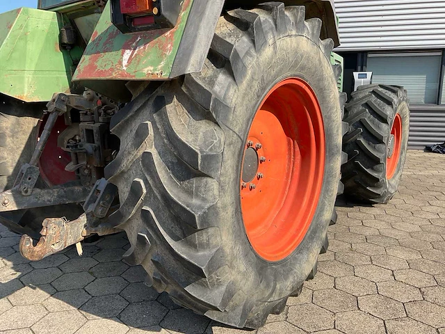 1989 fendt favorit 611 lsa turbomatik vierwielaangedreven landbouwtractor - afbeelding 36 van  40