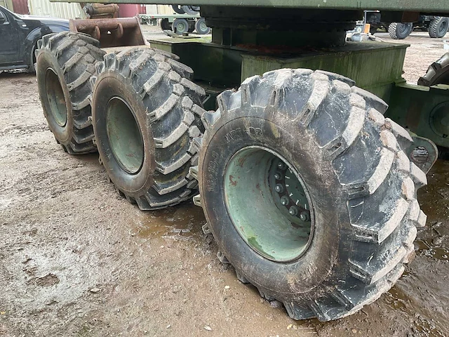 1989 john deere 690dr banden graafmachine - afbeelding 15 van  25