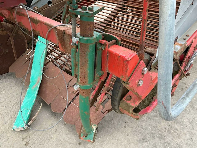 1989 kverneland un2200 aardappelrooier - afbeelding 14 van  39