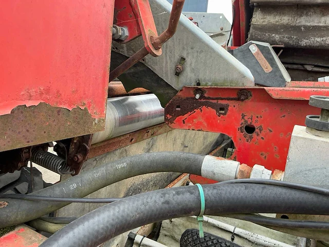 1989 kverneland un2200 aardappelrooier - afbeelding 24 van  39