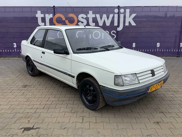 1989 peugeot - 309 - 1.4 xr plus - personenauto - afbeelding 3 van  10