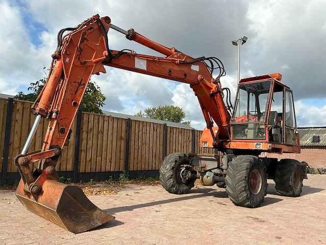 1990 atlas 1302 banden graafmachine - afbeelding 1 van  33