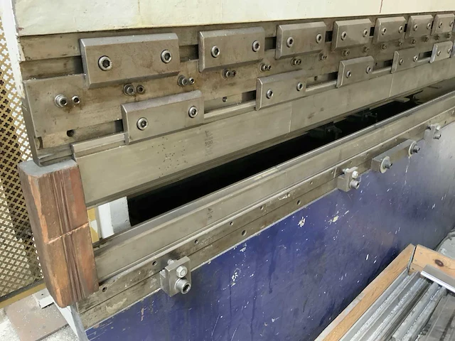 1990 beyeler rh100-3100 cnc guillotineschaar - afbeelding 5 van  33