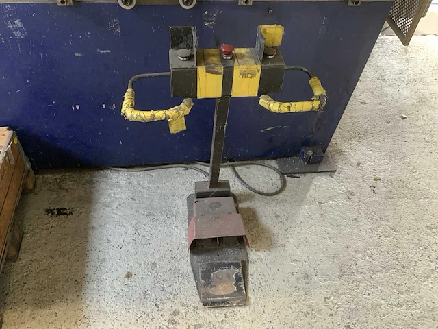 1990 beyeler rh100-3100 cnc guillotineschaar - afbeelding 9 van  33