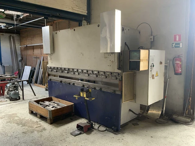 1990 beyeler rh100-3100 cnc guillotineschaar - afbeelding 1 van  33