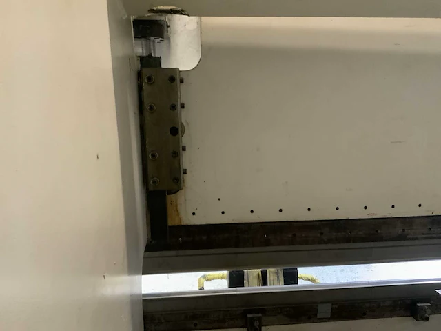 1990 beyeler rh100-3100 cnc guillotineschaar - afbeelding 17 van  33