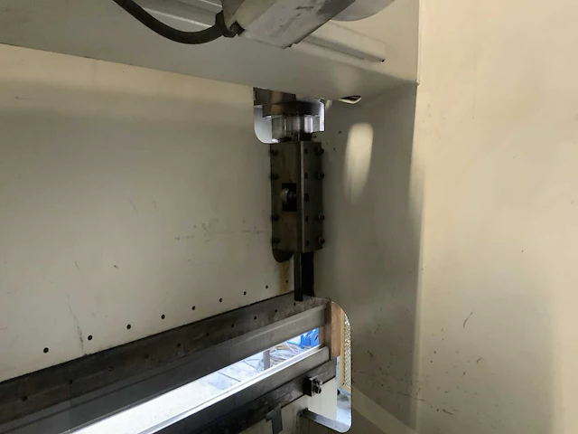 1990 beyeler rh100-3100 cnc guillotineschaar - afbeelding 18 van  33