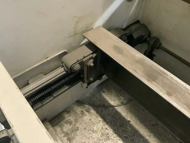 1990 beyeler rh100-3100 cnc guillotineschaar - afbeelding 20 van  33