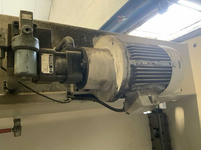 1990 beyeler rh100-3100 cnc guillotineschaar - afbeelding 22 van  33