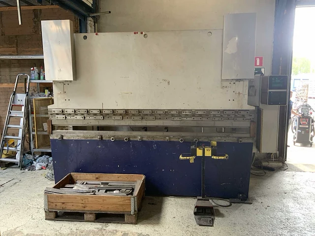 1990 beyeler rh100-3100 cnc guillotineschaar - afbeelding 12 van  33