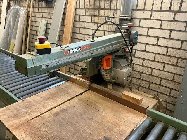 1990 dewalt radiaalafkortzaagmachine - afbeelding 2 van  8