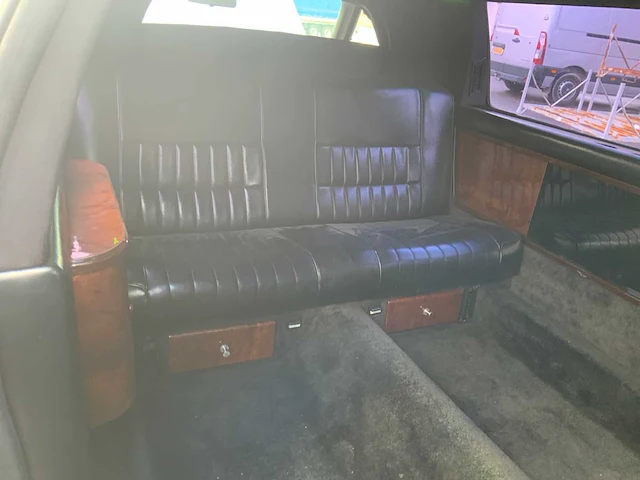 1990 dillinger lincoln towncar limosine personenauto - afbeelding 20 van  39