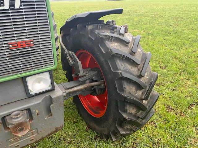 1990 fendt 311 lsa turbomatik vierwielaangedreven landbouwtractor - afbeelding 2 van  44