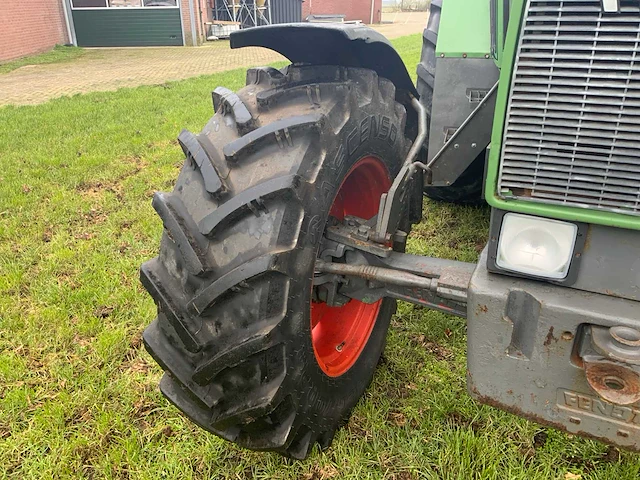 1990 fendt 311 lsa turbomatik vierwielaangedreven landbouwtractor - afbeelding 5 van  44