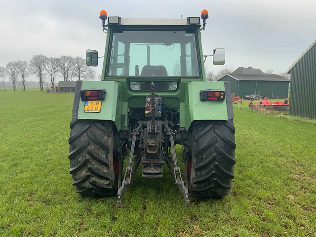 1990 fendt 311 lsa turbomatik vierwielaangedreven landbouwtractor - afbeelding 11 van  44