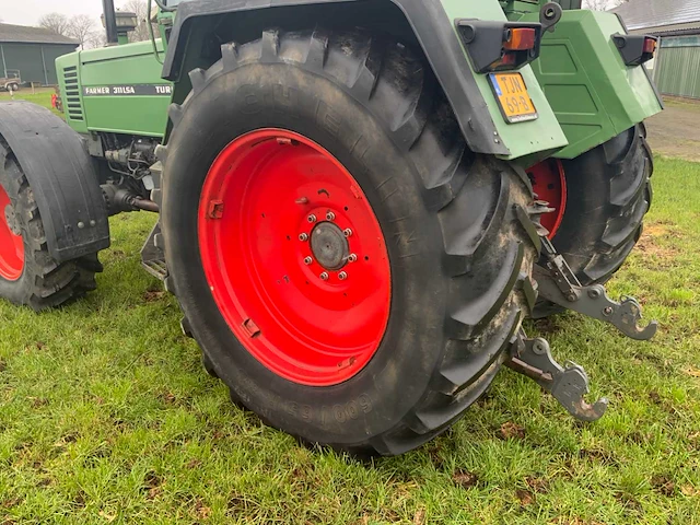 1990 fendt 311 lsa turbomatik vierwielaangedreven landbouwtractor - afbeelding 21 van  44