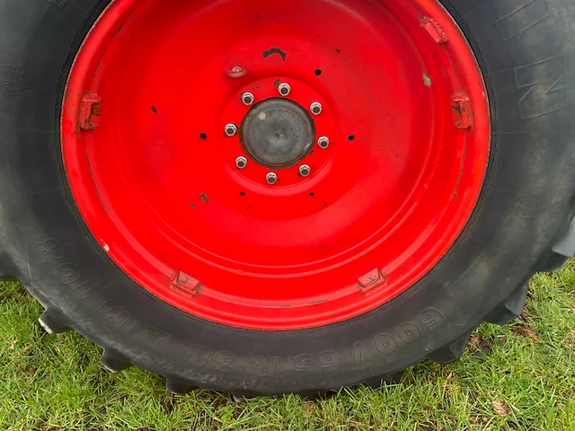 1990 fendt 311 lsa turbomatik vierwielaangedreven landbouwtractor - afbeelding 24 van  44