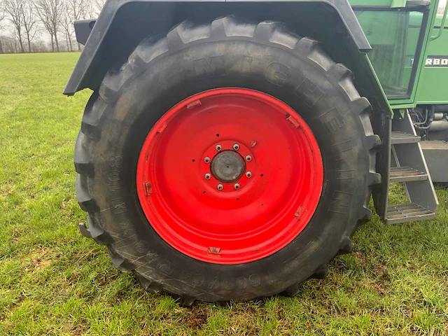1990 fendt 311 lsa turbomatik vierwielaangedreven landbouwtractor - afbeelding 25 van  44