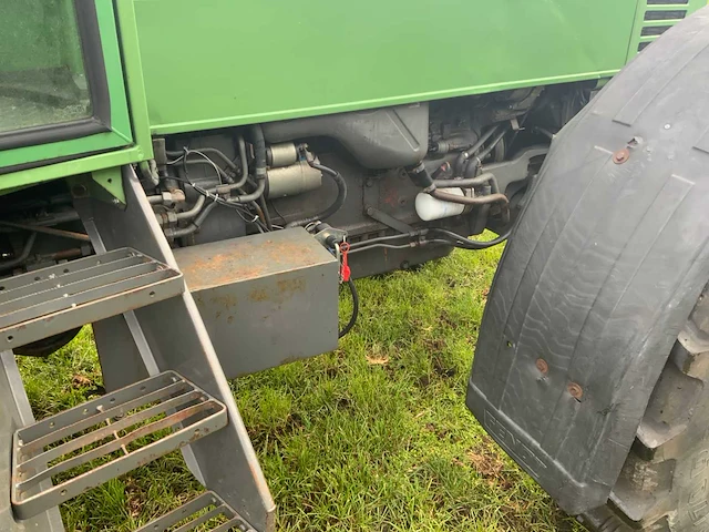 1990 fendt 311 lsa turbomatik vierwielaangedreven landbouwtractor - afbeelding 26 van  44