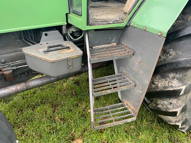 1990 fendt 311 lsa turbomatik vierwielaangedreven landbouwtractor - afbeelding 29 van  44