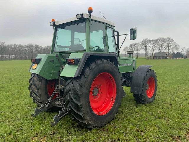 1990 fendt 311 lsa turbomatik vierwielaangedreven landbouwtractor - afbeelding 34 van  44