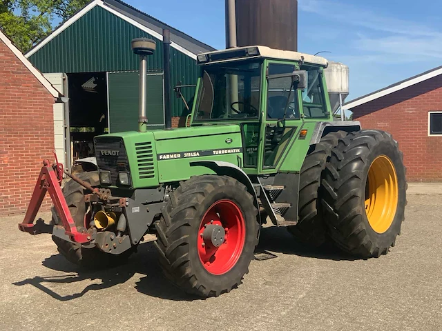 1990 fendt farmer 311 lsa vierwielaangedreven landbouwtractor - afbeelding 1 van  53