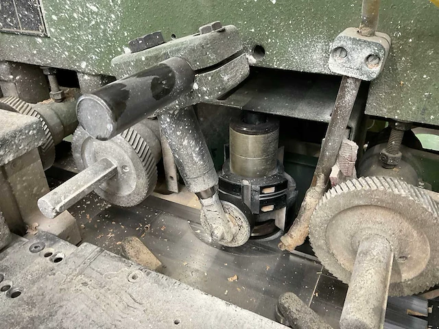 1990 guilliet kxr 21 vierzijdige profileer- en schaafmachine - afbeelding 16 van  19