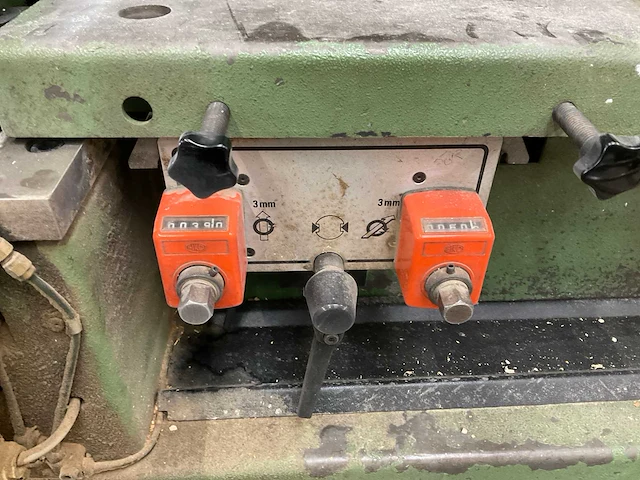 1990 guilliet kxr 21 vierzijdige profileer- en schaafmachine - afbeelding 17 van  19