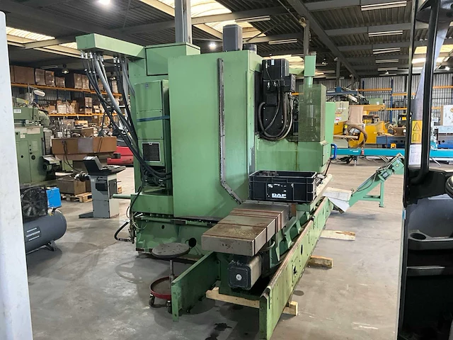 1990 heller pfv2 freesmachine - afbeelding 11 van  17