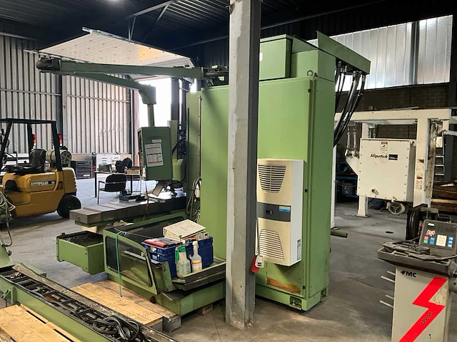 1990 heller pfv2 freesmachine - afbeelding 13 van  17