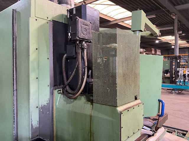 1990 heller pfv2 freesmachine - afbeelding 14 van  17