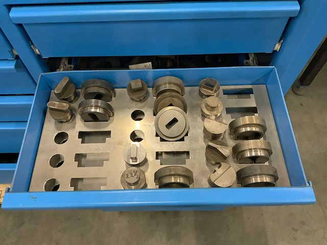 1990 honess hpc 250 cnc ponsmachine - afbeelding 4 van  37