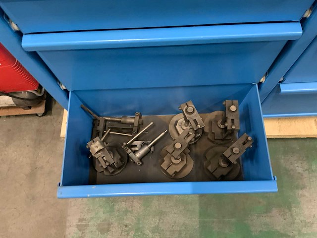 1990 honess hpc 250 cnc ponsmachine - afbeelding 18 van  37