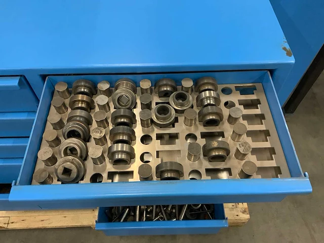 1990 honess hpc 250 cncsp cnc ponsmachine - afbeelding 4 van  32