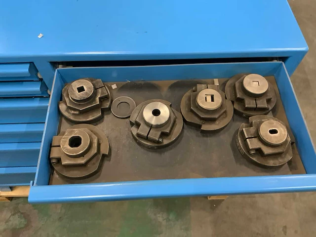 1990 honess hpc 250 cncsp cnc ponsmachine - afbeelding 20 van  32