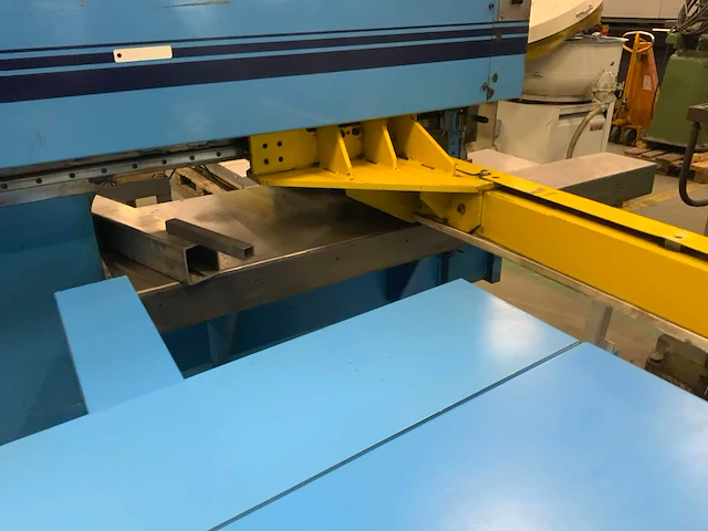 1990 honess hpc 250 cncsp cnc ponsmachine - afbeelding 32 van  32