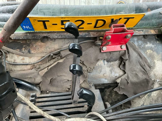 1990 john deere 4055 vierwielaangedreven landbouwtractor - afbeelding 25 van  37