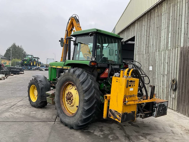 1990 john deere 4055 vierwielaangedreven landbouwtractor - afbeelding 35 van  37