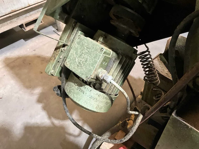 1990 karl müller hbs 260 n metalen horizontale bandzaagmachine - afbeelding 8 van  9