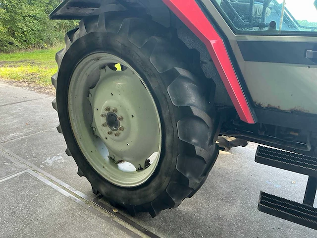 1990 massey ferguson 3050 vierwielaangedreven landbouwtractor - afbeelding 5 van  26