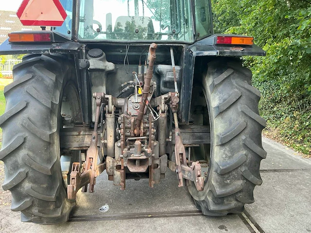 1990 massey ferguson 3050 vierwielaangedreven landbouwtractor - afbeelding 6 van  26