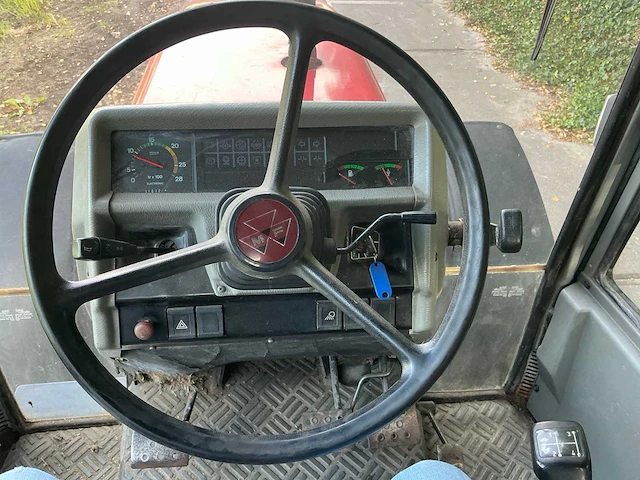 1990 massey ferguson 3050 vierwielaangedreven landbouwtractor - afbeelding 12 van  26